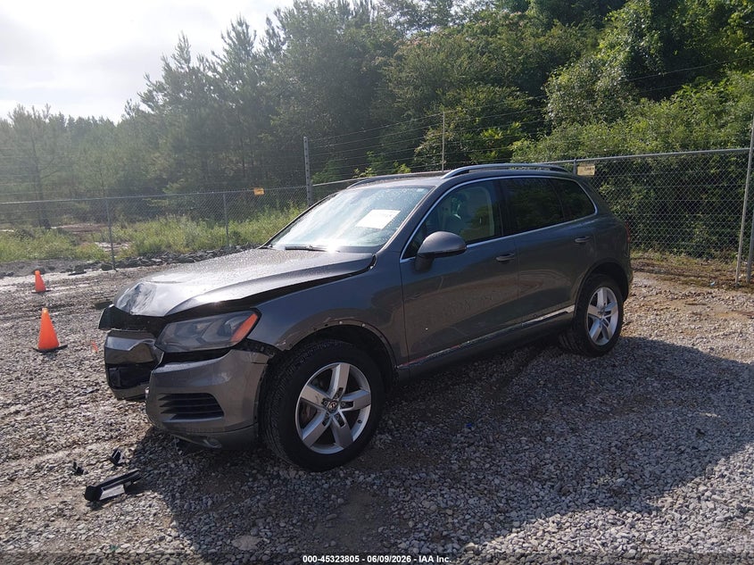 2013 Volkswagen Touareg VIN WVGEP9BP0DD006651 IAAI salvage auction — FRONT END, Salvage Title, sold $25 on 2026-08-16 (photo 2)