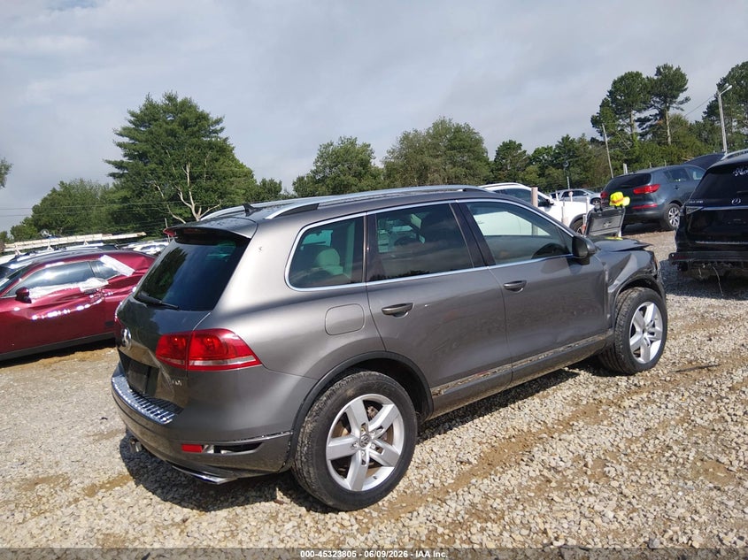 2013 Volkswagen Touareg VIN WVGEP9BP0DD006651 IAAI salvage auction — FRONT END, Salvage Title, sold $25 on 2026-08-16 (photo 4)