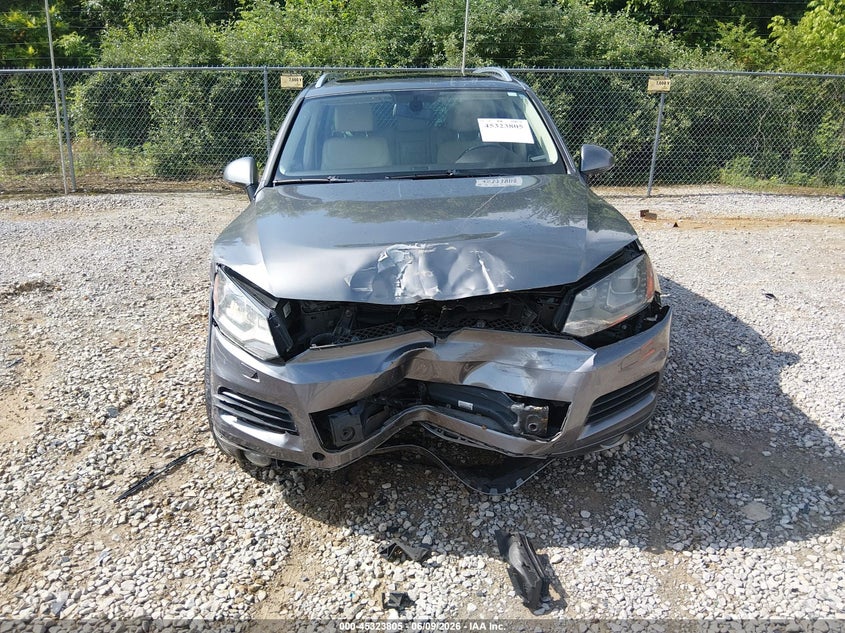 2013 Volkswagen Touareg VIN WVGEP9BP0DD006651 IAAI salvage auction — FRONT END, Salvage Title, sold $25 on 2026-08-16 (photo 6)