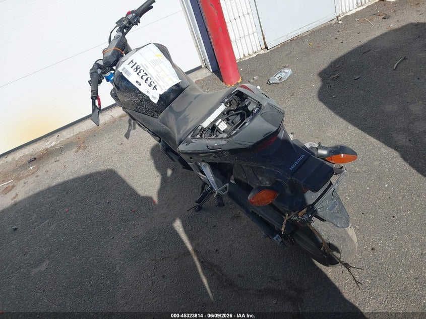2013 Honda Cbr VIN MLHPC4415D5001389 IAAI salvage auction — SIDE, Salvage Title, sold $100 on 2026-07-08 (photo 3)