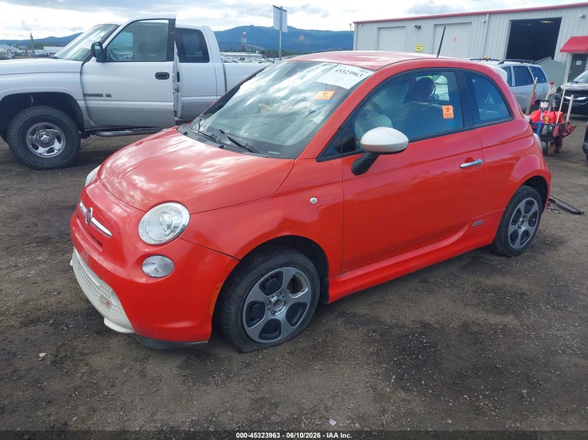 2013 Fiat 500 VIN 3C3CFFGE2DT604601 IAAI salvage auction — BIOHAZARD/CHEMICAL, Salvage Title, sold $150 on 2026-08-11 (photo 2)