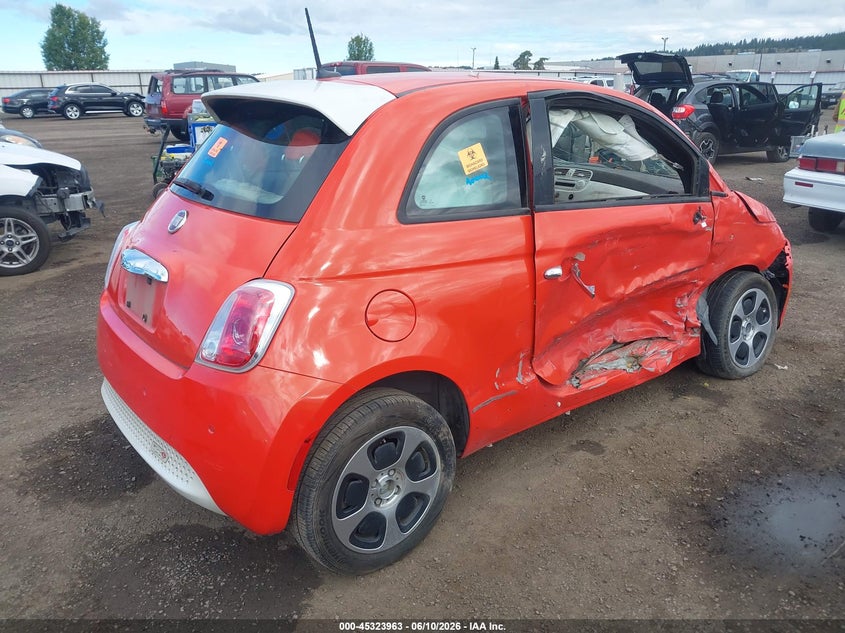 2013 Fiat 500 VIN 3C3CFFGE2DT604601 IAAI salvage auction — BIOHAZARD/CHEMICAL, Salvage Title, sold $150 on 2026-08-11 (photo 4)