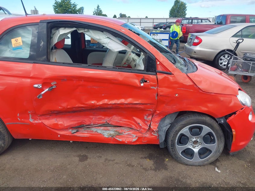 2013 Fiat 500 VIN 3C3CFFGE2DT604601 IAAI salvage auction — BIOHAZARD/CHEMICAL, Salvage Title, sold $150 on 2026-08-11 (photo 6)