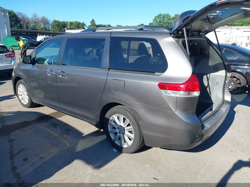2014 Toyota Sienna VIN 5TDDK3DC1ES085145 IAAI salvage auction — SIDE, Salvage Title, sold $4,050 on 2026-07-17 (photo 3)