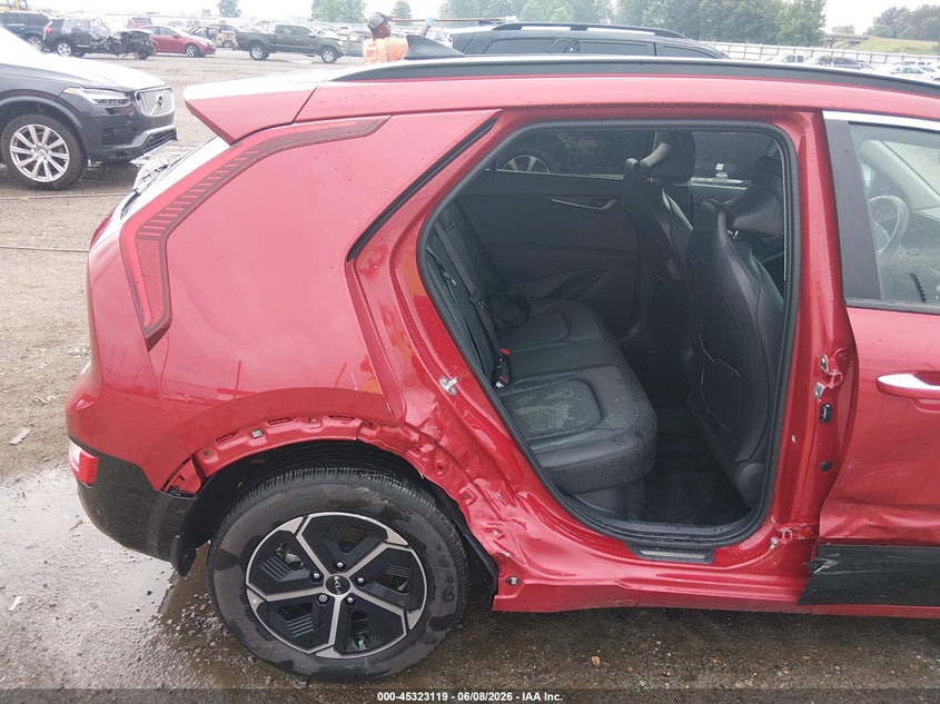 2026 Kia Niro VIN KNDCT3LE1T5320108 IAAI salvage auction — RIGHT SIDE, Salvage (Arkansas), sold $9,700 on 2026-08-19 (photo 6)