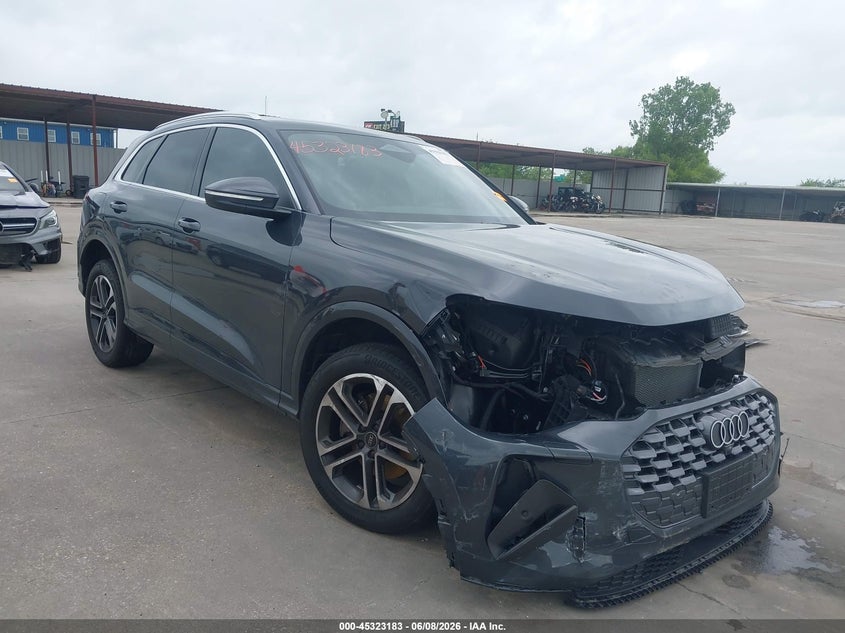 2025 Audi All-new Q5 VIN WA11AAGUXS2040989 — IAAI salvage auction photo