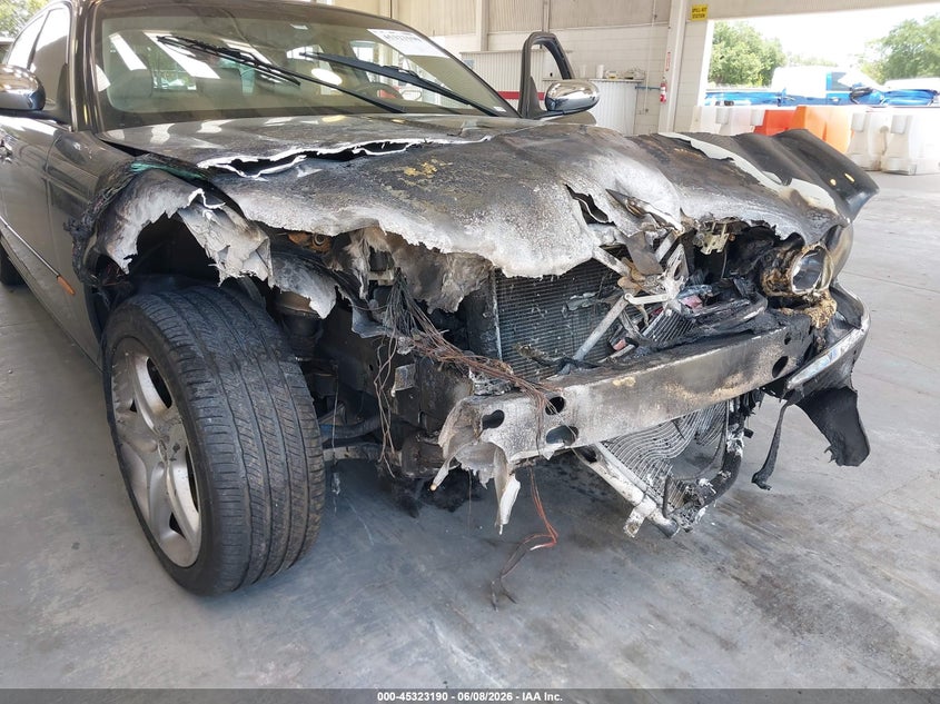 2005 Jaguar Xj series VIN SAJWA82C35SG47585 IAAI salvage auction — ENGINE BURN, Rebuildable (Florida), sold $400 on 2026-07-15 (photo 6)
