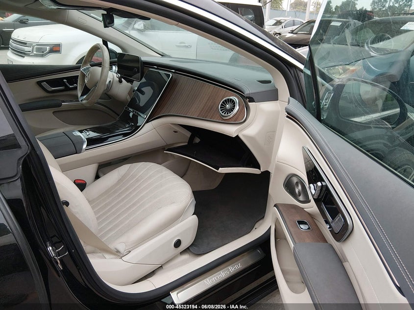 2022 Mercedes-benz Eqs VIN W1KCG2DB6NA004402 IAAI salvage auction — SIDE, Salvage Title, sold $13,000 on 2026-07-12 (photo 5)