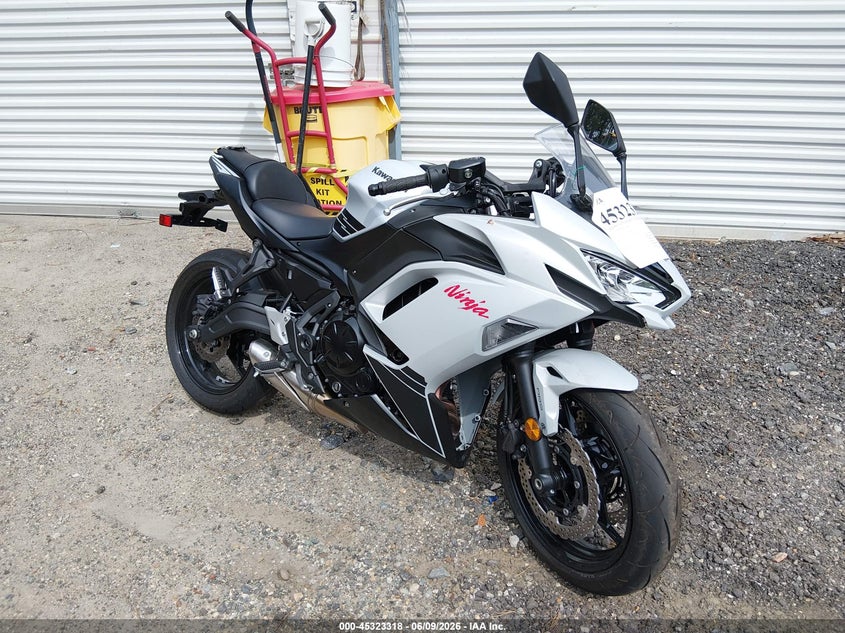 2026 Kawasaki Ninja VIN ML5EXEP19TDAG9403 IAAI salvage auction — REAR END, Salvage Title, sold $1,450 on 2026-07-28 (photo 1)