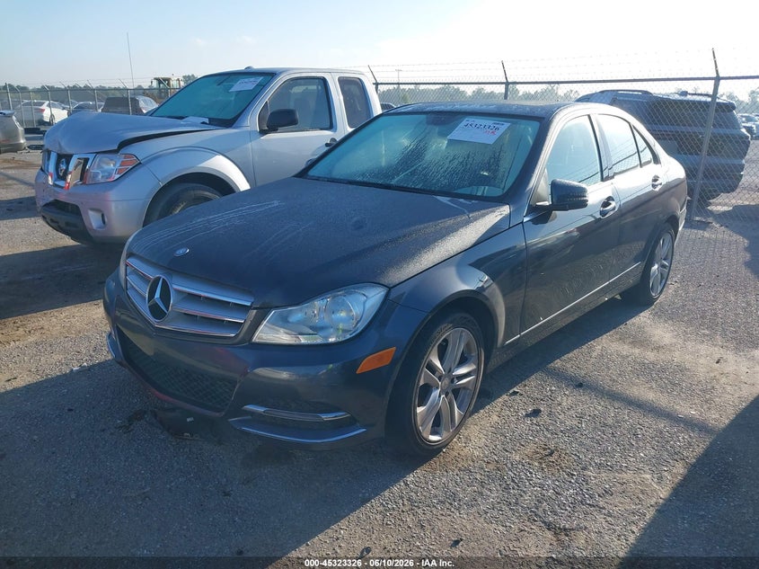 2014 Mercedes-benz C-klasse VIN WDDGF4HBXER319988 IAAI salvage auction — NORMAL WEAR, Clear (Louisiana), sold $350 on 2026-07-14 (photo 2)