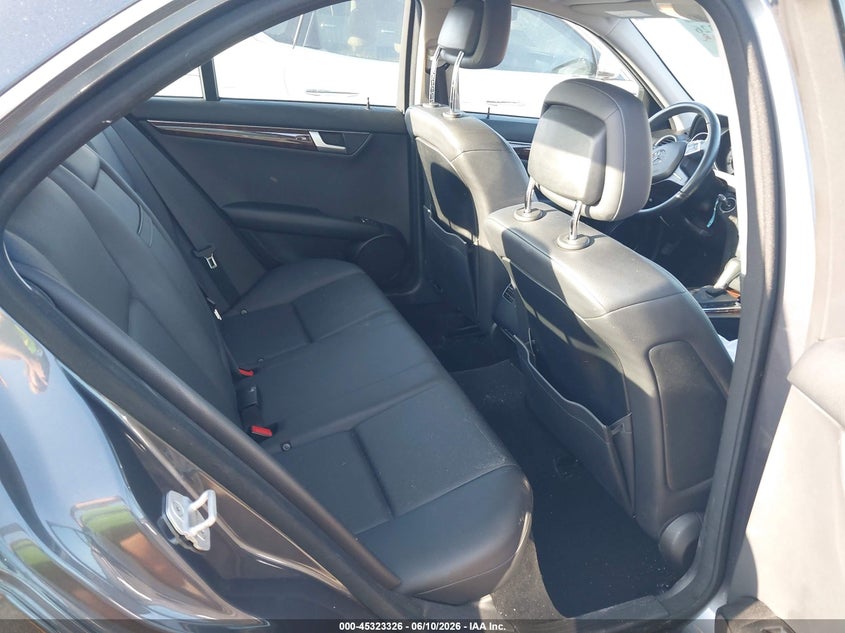 2014 Mercedes-benz C-klasse VIN WDDGF4HBXER319988 IAAI salvage auction — NORMAL WEAR, Clear (Louisiana), sold $350 on 2026-07-14 (photo 8)