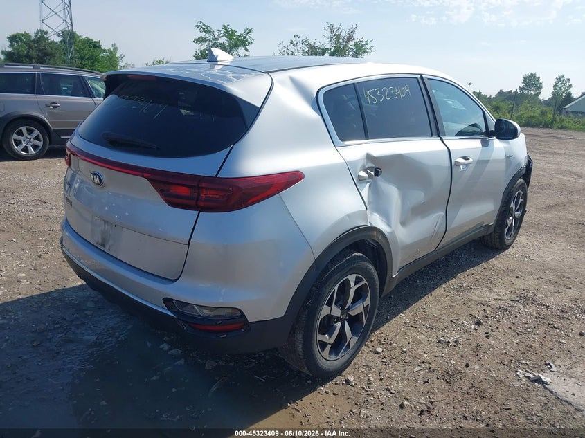 2020 Kia Sportage VIN KNDPMCACXL7737960 IAAI salvage auction — RIGHT SIDE, Salvage Title, sold $3,200 on 2026-07-28 (photo 4)