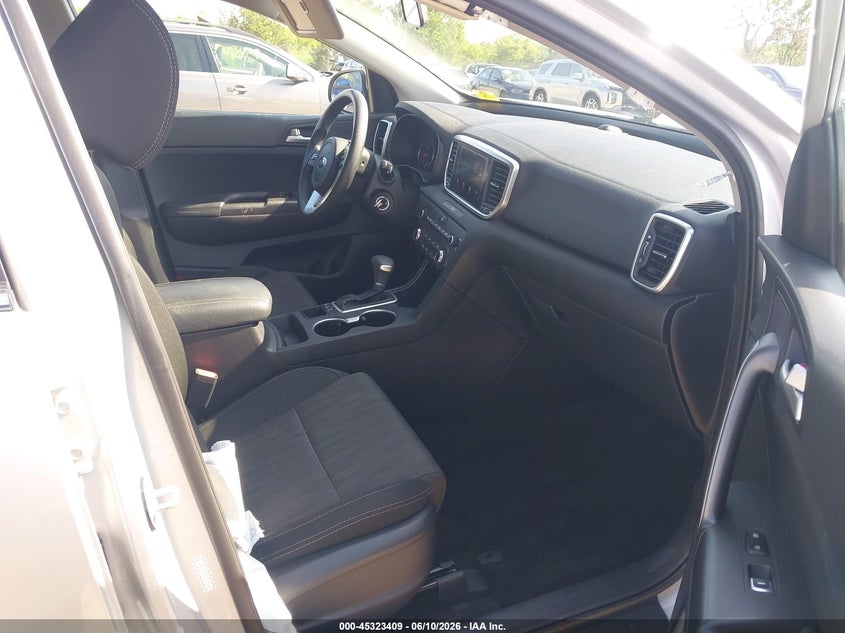 2020 Kia Sportage VIN KNDPMCACXL7737960 IAAI salvage auction — RIGHT SIDE, Salvage Title, sold $3,200 on 2026-07-28 (photo 5)