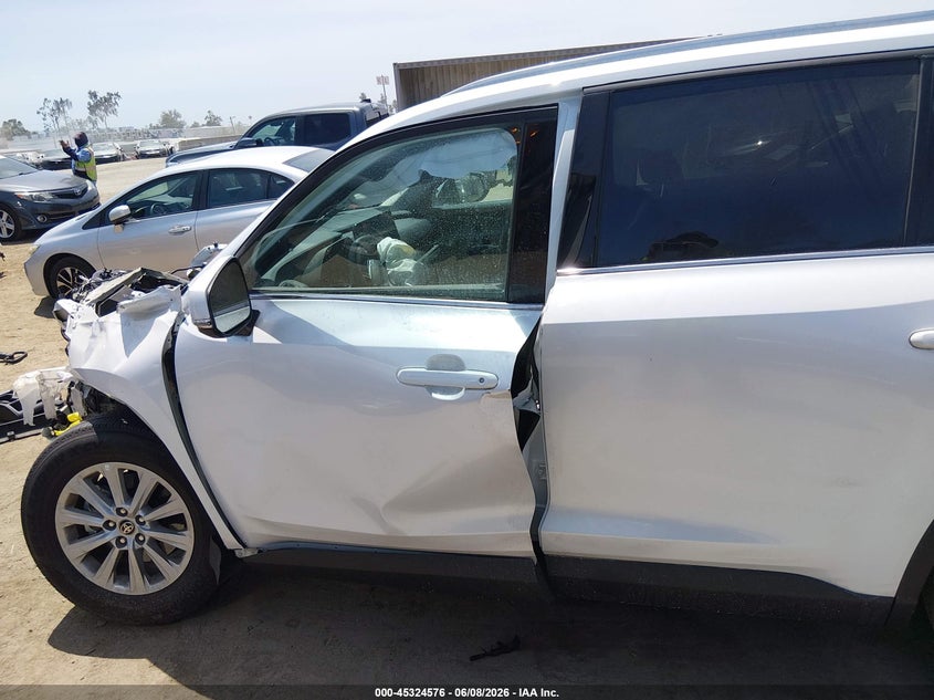2026 Toyota Highlander VIN 5TDAAAA58TS040846 IAAI salvage auction — LEFT FRONT, Salvage Title, sold $10,000 on 2026-07-29 (photo 6)