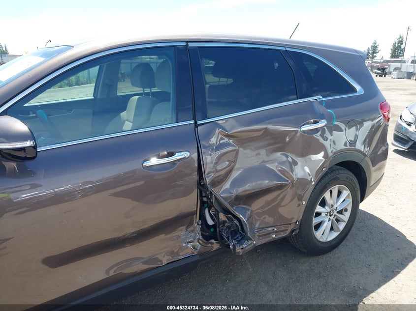 2020 Kia Sorento VIN 5XYPG4A38LG635864 IAAI salvage auction — SIDE, Salvage (California), sold $6,500 on 2026-07-07 (photo 6)