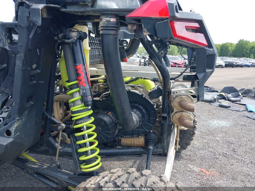 2024 Polaris Rzr VIN 3NSG4D925RG064329 IAAI salvage auction — FRONT & REAR, Salvage Title, sold $14,000 on 2026-07-24 (photo 9)