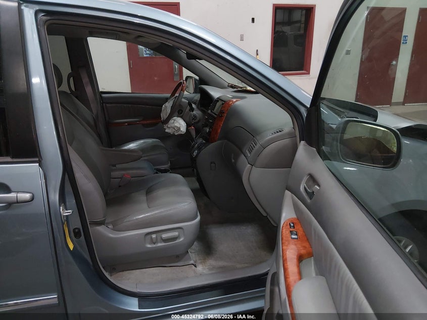 2008 Toyota Sienna VIN 5TDZK22CX8S123897 IAAI salvage auction — FRONT END, Salvage (Idaho), sold $75 on 2026-07-17 (photo 5)