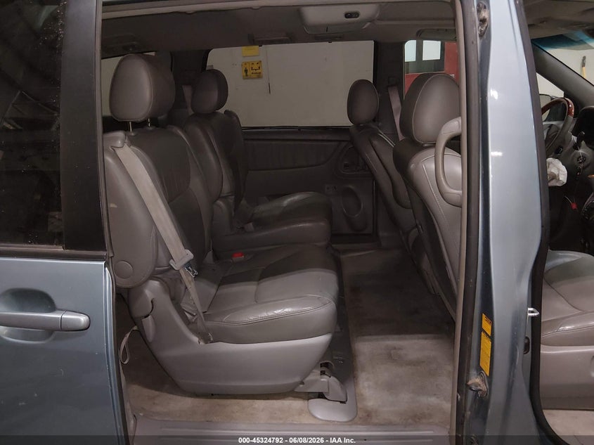2008 Toyota Sienna VIN 5TDZK22CX8S123897 IAAI salvage auction — FRONT END, Salvage (Idaho), sold $75 on 2026-07-17 (photo 8)