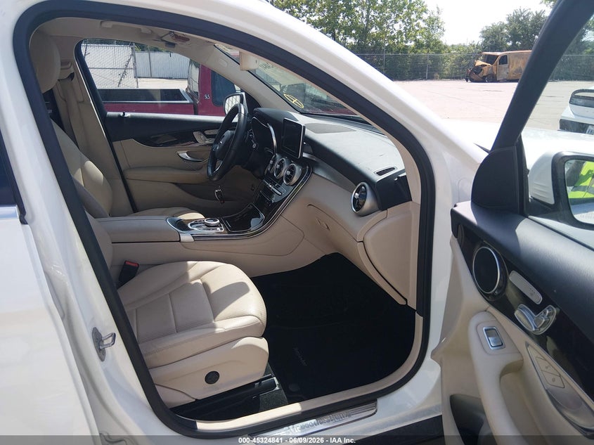 2018 Mercedes-benz Glc VIN WDC0G4KB9JV079670 IAAI salvage auction — RIGHT FRONT, Salvage (Illinois), sold $5,200 on 2026-07-14 (photo 5)