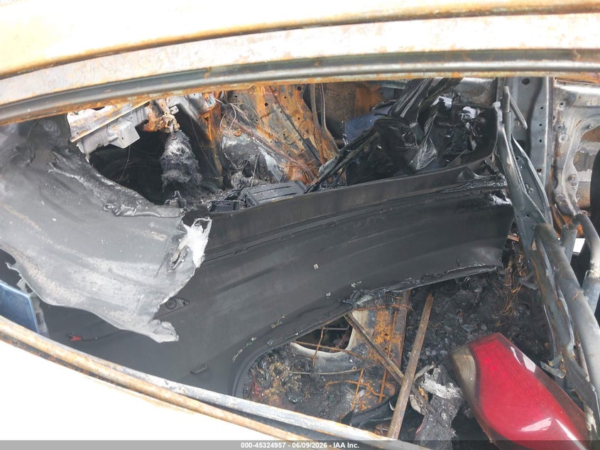 2014 Hyundai Elantra VIN KMHDH4AEXEU111243 IAAI salvage auction — ENGINE BURN, Salvage - Greater Than 75% (Maryland), sold $250 on 2026-07-14 (photo 8)
