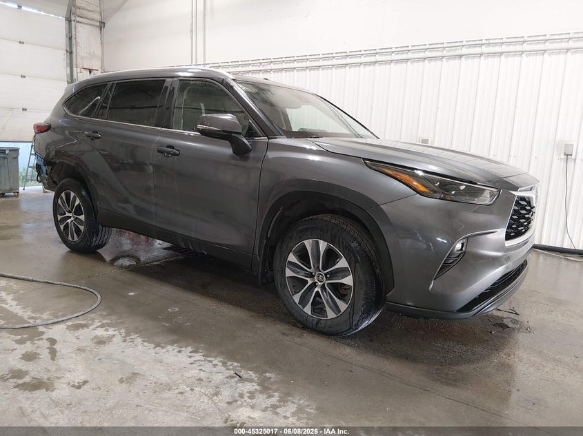 2023 Toyota Highlander VIN 5TDKDRBH0PS042082 IAAI salvage auction — REAR END, Salvage Title, sold $12,400 on 2026-07-31 (photo 1)