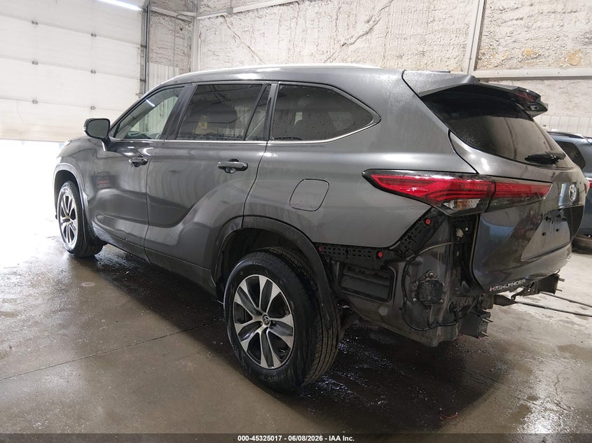 2023 Toyota Highlander VIN 5TDKDRBH0PS042082 IAAI salvage auction — REAR END, Salvage Title, sold $12,400 on 2026-07-31 (photo 3)