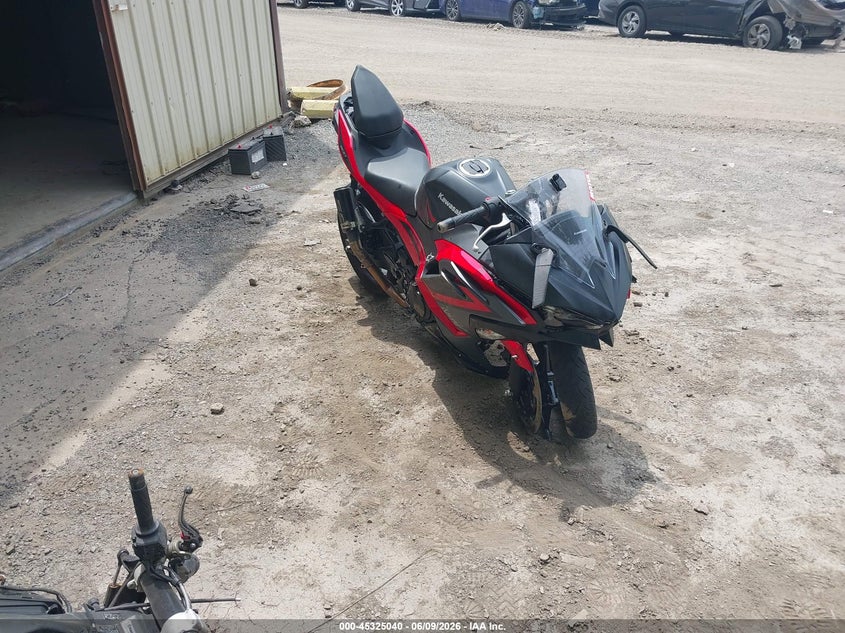 2025 Kawasaki Ninja VIN ML5EXGG18SDA56642 IAAI salvage auction — FRONT END, Salvage Title, sold $550 on 2026-09-19 (photo 1)