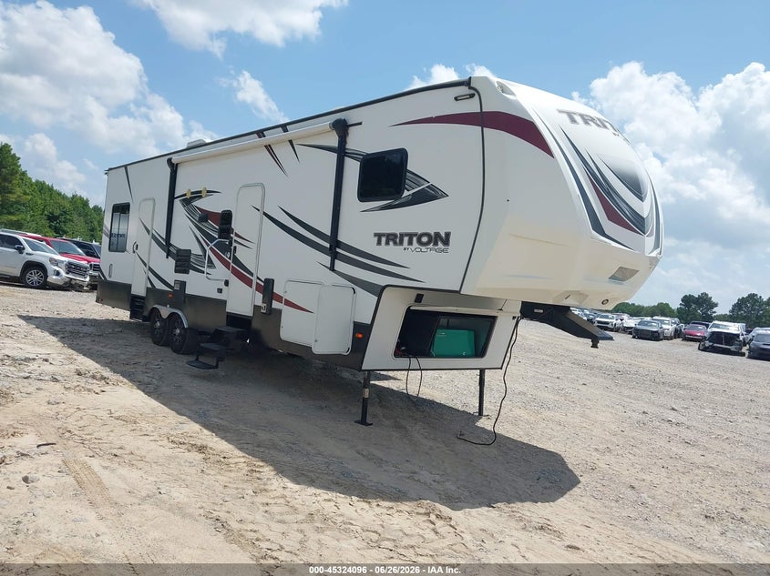 2017 Dutchman Travel trlr VIN 4YDF34527HZ990779 IAAI salvage auction — ROOF, Salvage (Tennessee), sold $2,550 on 2026-07-13 (photo 1)