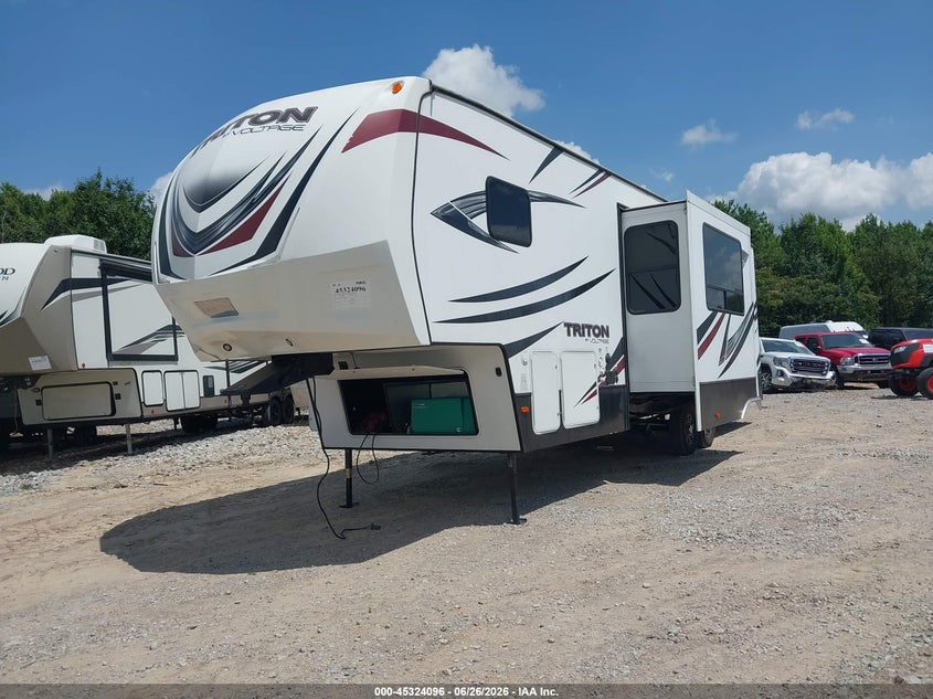 2017 Dutchman Travel trlr VIN 4YDF34527HZ990779 IAAI salvage auction — ROOF, Salvage (Tennessee), sold $2,550 on 2026-07-13 (photo 2)
