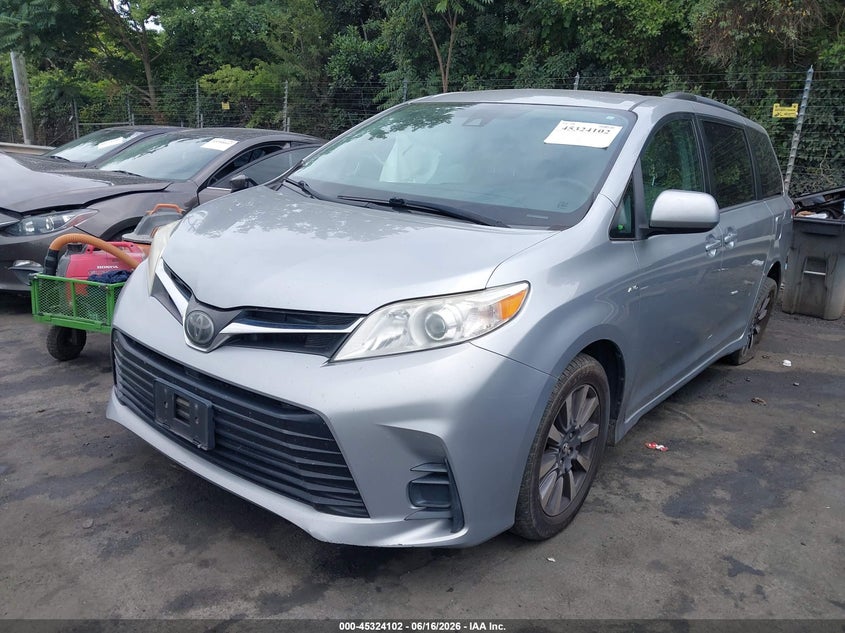2018 Toyota Sienna VIN 5TDJZ3DC0JS189425 IAAI salvage auction — RIGHT SIDE, Salvage (North Carolina), sold $3,400 on 2026-07-09 (photo 2)