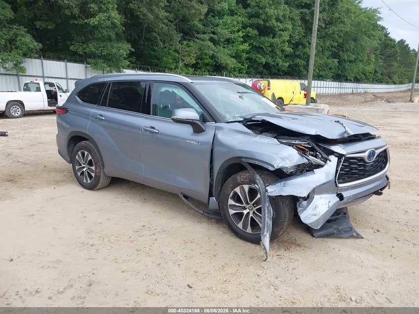 2021 Toyota Highlander VIN 5TDGARAHXMS009229 IAAI salvage auction — FRONT END, Salvage Title, sold $8,300 on 2026-07-18 (photo 1)