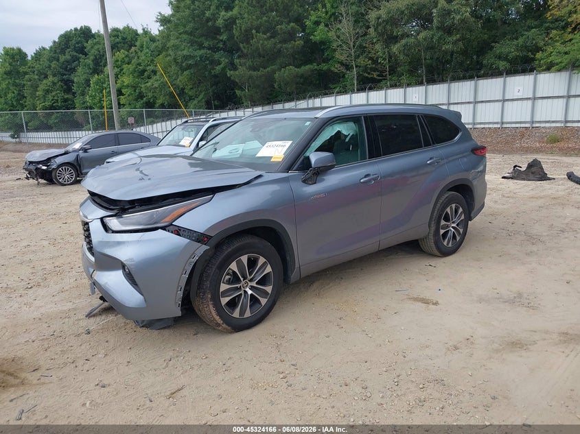 2021 Toyota Highlander VIN 5TDGARAHXMS009229 IAAI salvage auction — FRONT END, Salvage Title, sold $8,300 on 2026-07-18 (photo 2)