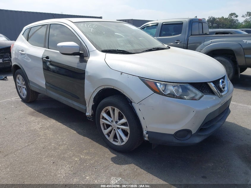 2017 Nissan Rogue VIN JN1BJ1CP3HW036300 IAAI salvage auction — LEFT FRONT, Salvage Title, sold $1,100 on 2026-07-30 (photo 1)