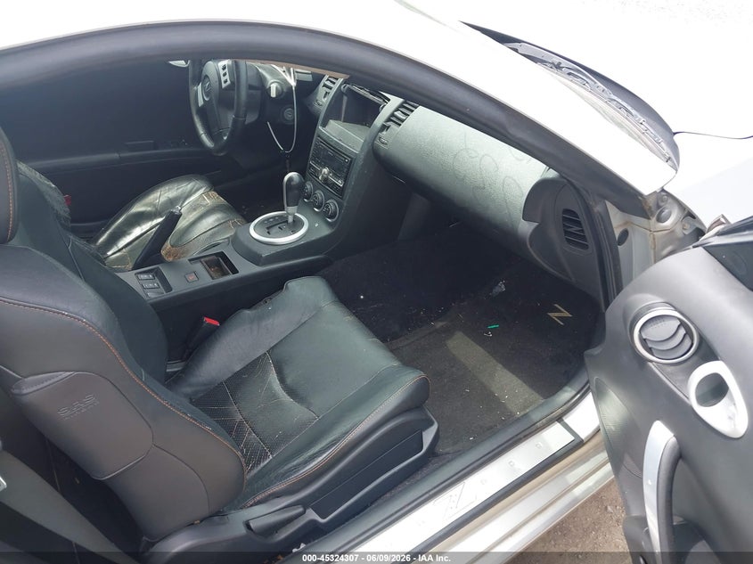 2004 Nissan 350z VIN JN1AZ34E94T050842 IAAI salvage auction — NORMAL WEAR, Clear (Virginia), sold $1,550 on 2026-07-21 (photo 5)