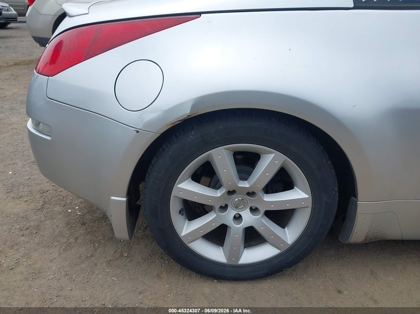2004 Nissan 350z VIN JN1AZ34E94T050842 IAAI salvage auction — NORMAL WEAR, Clear (Virginia), sold $1,550 on 2026-07-21 (photo 6)