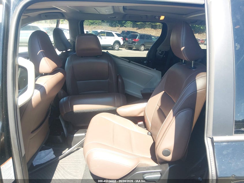 2015 Toyota Sienna VIN 5TDDK3DC3FS102836 IAAI salvage auction — RIGHT REAR, Salvage (Massachusetts), sold $5,500 on 2026-08-01 (photo 8)