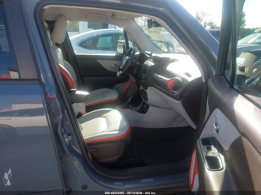 2017 Jeep Renegade VIN ZACCJADBXHPG29458 IAAI salvage auction — FRONT END, Salvage (Illinois), sold $1,300 on 2026-08-11 (photo 5)