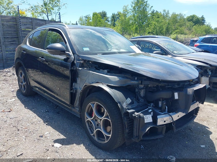 2018 Alfa romeo Stelvio VIN ZASFAKBN9J7C28932 IAAI salvage auction — FRONT END, Wait Title, sold $3,850 on 2026-09-02 (photo 1)