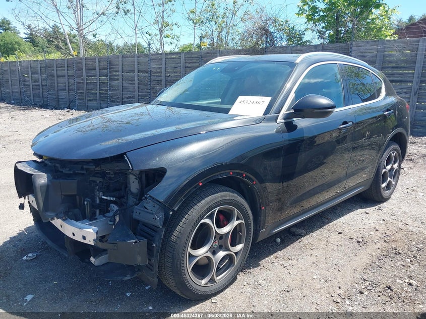 2018 Alfa romeo Stelvio VIN ZASFAKBN9J7C28932 IAAI salvage auction — FRONT END, Wait Title, sold $3,850 on 2026-09-02 (photo 2)