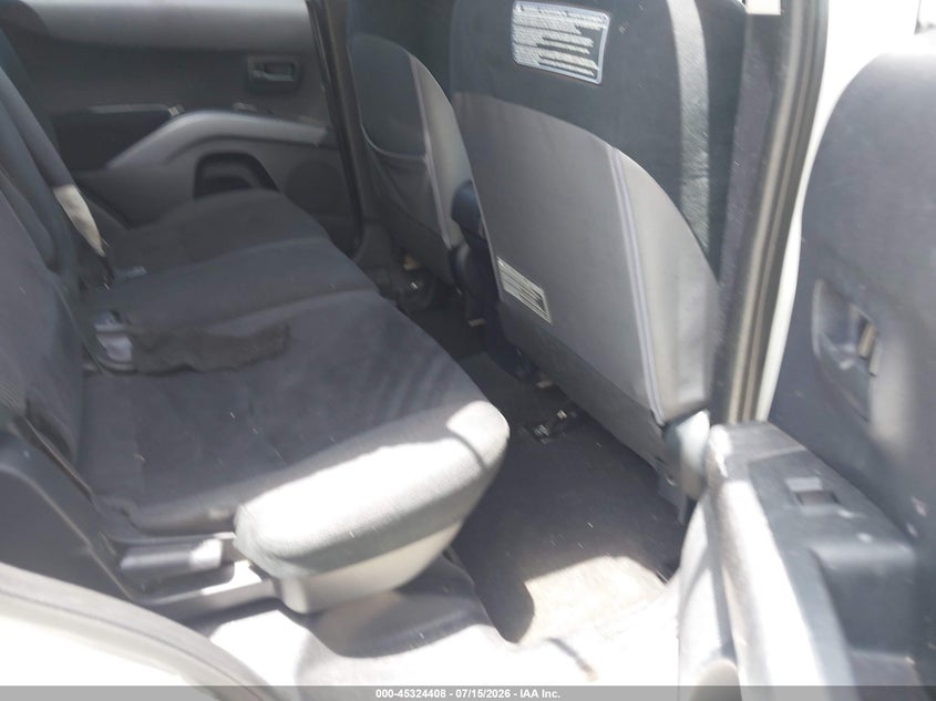 2007 Mitsubishi Outlander VIN JA4MS31X57Z015442 IAAI salvage auction — REAR END, Salvage (Texas), sold $25 on 2026-07-28 (photo 8)