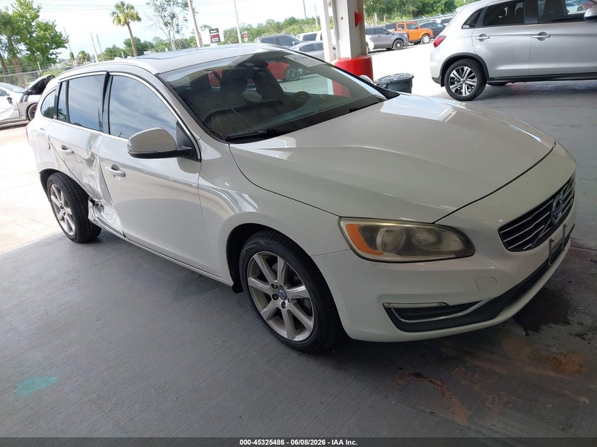 2016 Volvo V60 VIN YV140MEK2G1288640 IAAI salvage auction — RIGHT SIDE, Rebuildable (Florida), sold $625 on 2026-08-12 (photo 1)
