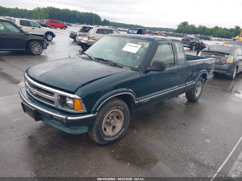 1997 Chevrolet S-10 pickup VIN 1GCCS19XXVK246241 IAAI salvage auction — NORMAL WEAR, Clear (Indiana), sold $475 on 2026-07-09 (photo 2)