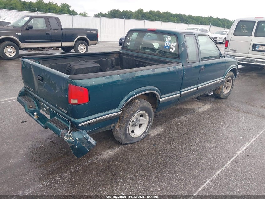 1997 Chevrolet S-10 pickup VIN 1GCCS19XXVK246241 IAAI salvage auction — NORMAL WEAR, Clear (Indiana), sold $475 on 2026-07-09 (photo 4)