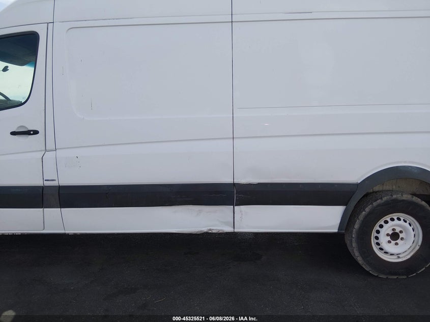 2012 Mercedes-benz Sprinter VIN WD3PE8CB6C5716155 IAAI salvage auction — NORMAL WEAR, Salvage Title, sold $700 on 2026-07-31 (photo 6)