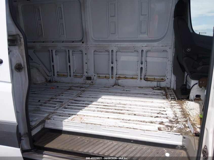 2012 Mercedes-benz Sprinter VIN WD3PE8CB6C5716155 IAAI salvage auction — NORMAL WEAR, Salvage Title, sold $700 on 2026-07-31 (photo 8)