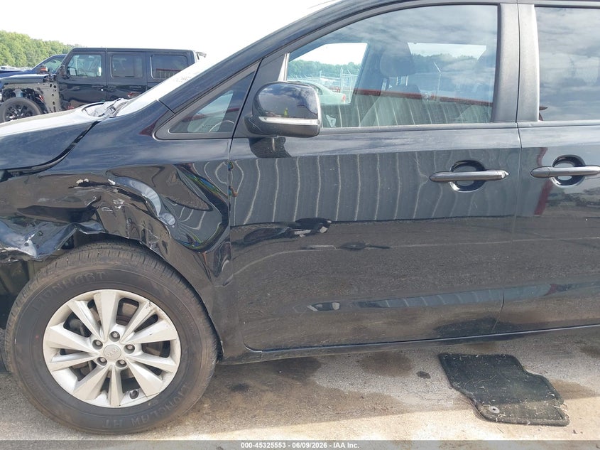 2016 Kia SEDONA VIN KNDMB5C18G6163273 IAAI salvage auction — LEFT FRONT, Clear (Indiana), sold $925 on 2026-07-16 (photo 6)