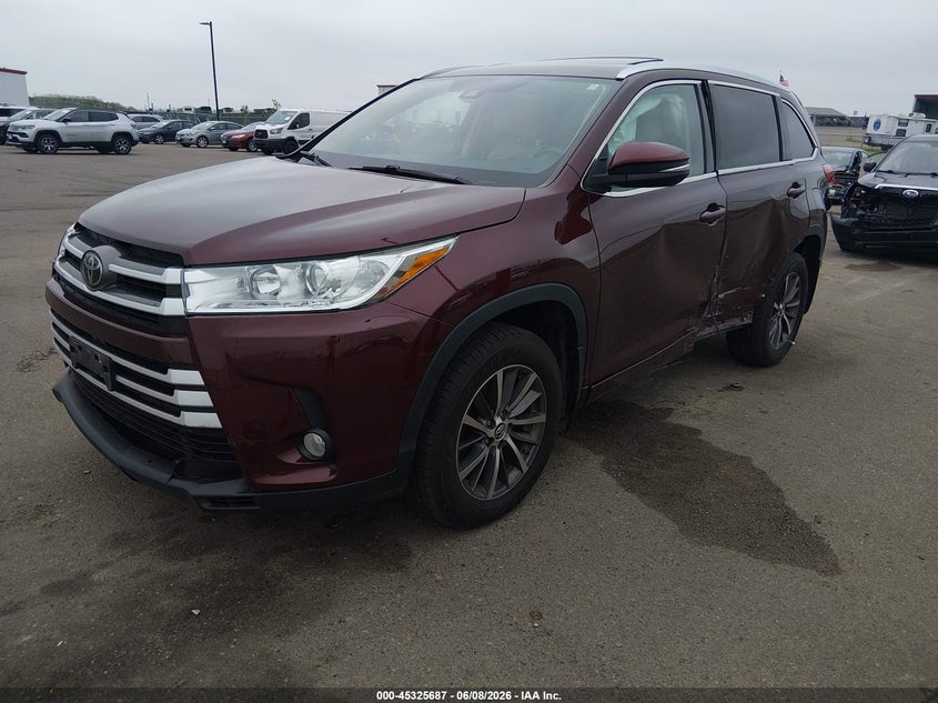 2018 Toyota Highlander VIN 5TDJZRFH5JS813196 IAAI salvage auction — LEFT SIDE, Salvage Title, sold $10,500 on 2026-07-27 (photo 2)