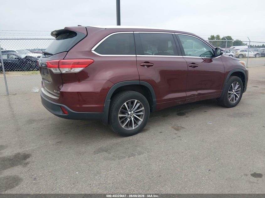 2018 Toyota Highlander VIN 5TDJZRFH5JS813196 IAAI salvage auction — LEFT SIDE, Salvage Title, sold $10,500 on 2026-07-27 (photo 4)