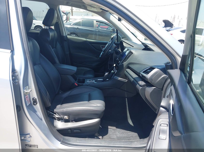 2019 Subaru Forester VIN JF2SKAWC3KH517289 IAAI salvage auction — FRONT & REAR, Salvage (California), sold $2,200 on 2026-07-29 (photo 5)