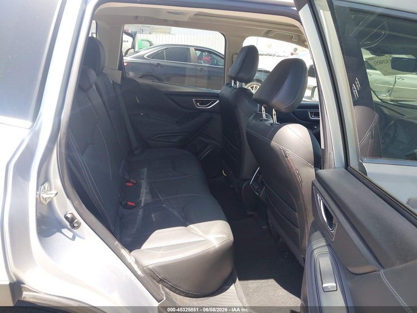 2019 Subaru Forester VIN JF2SKAWC3KH517289 IAAI salvage auction — FRONT & REAR, Salvage (California), sold $2,200 on 2026-07-29 (photo 8)